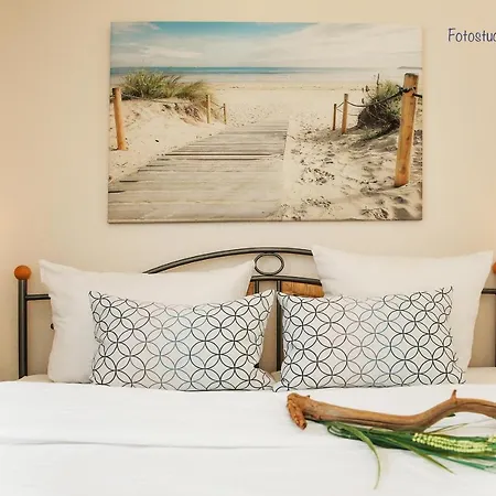 Strandstrasse 16 25 * Kühlungsborn